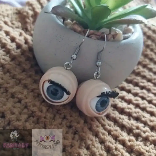 1 Pair Scary Funny Plastic Wink Doll’s Eyeball Earrings